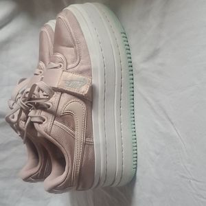 Nike Vandal 2K  platform sneakers size 6.5.